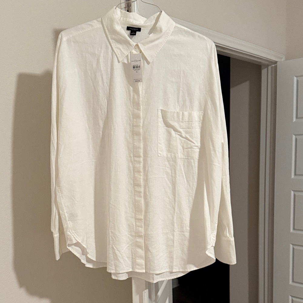 Ann Taylor Women’s Cream Button Down Shirt